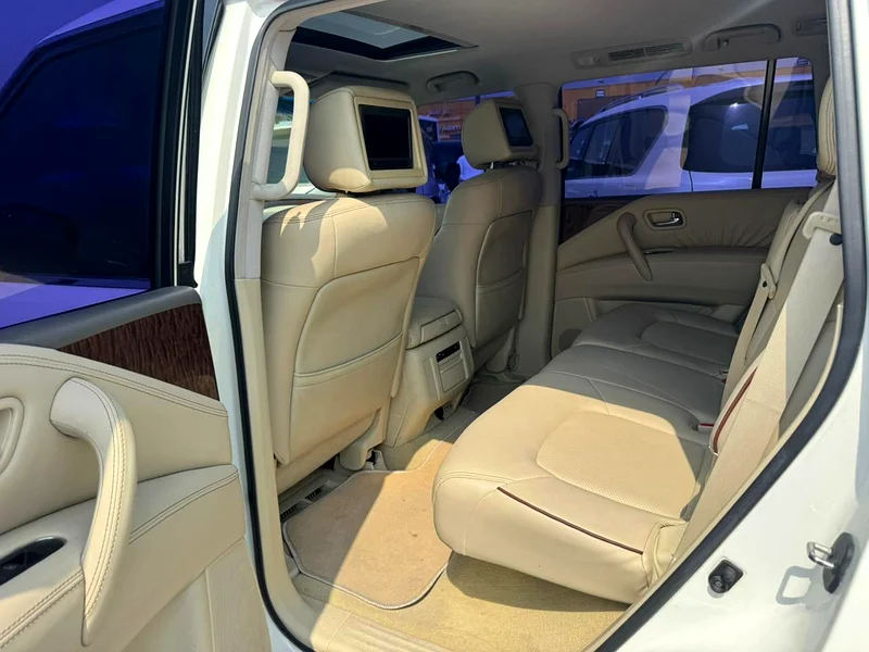 Nissan patrol 2012 fullopshin white color GacC calen car63484093977345111