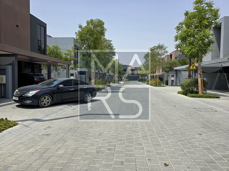 🏡 فيلا فاخرة مكونة من 4 غرف نوم في وحدة متوسطة للإيجار في روبينيا، مسار، الشارقة 🌟63654745829763111