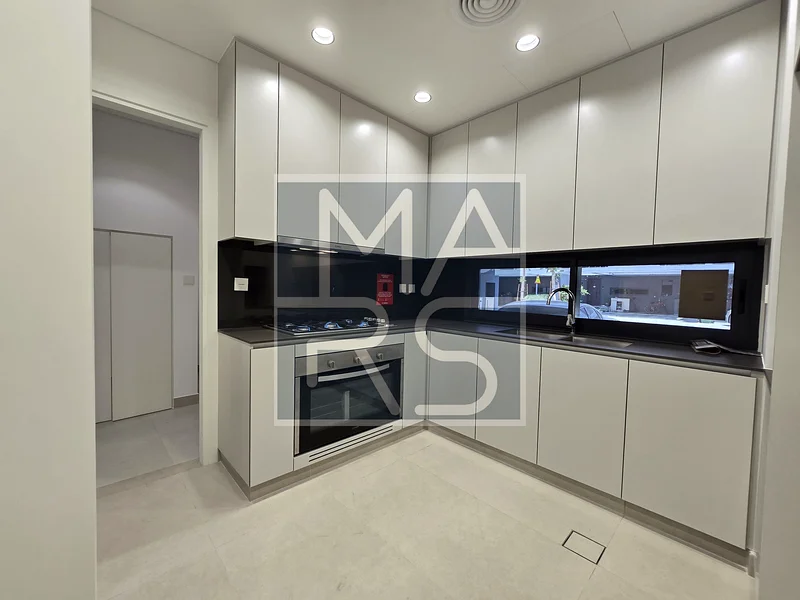 🏡 فيلا فاخرة مكونة من 4 غرف نوم في وحدة متوسطة للإيجار في روبينيا، مسار، الشارقة 🌟63654745829763113