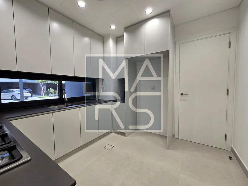 🏡 فيلا فاخرة مكونة من 4 غرف نوم في وحدة متوسطة للإيجار في روبينيا، مسار، الشارقة 🌟63654745829763114
