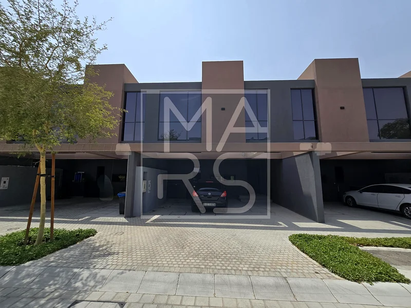 🏡 فيلا فاخرة مكونة من 4 غرف نوم في وحدة متوسطة للإيجار في روبينيا، مسار، الشارقة 🌟63654745829763110