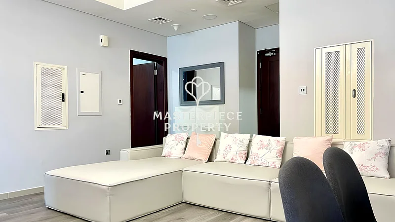 Waterfront Comfort | Hydra Living | Sea Escape63842629194627112