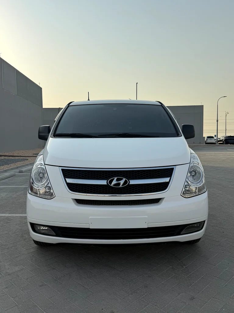 Hyundai H1 9-passenger63406914458499111