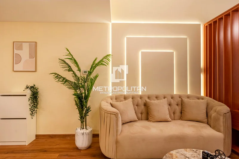 Vacant on Transfer | Upgraded | High Floor64037666541313114