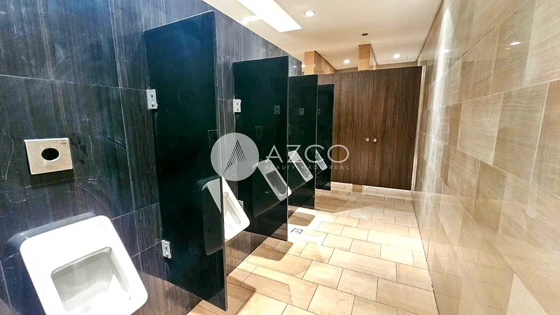 معرض جديد بالكامل / هيكل أساسي / موقع متميز63621100769539114