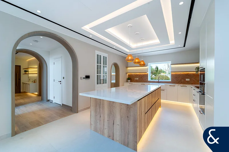 5 Bedrooms | Full Refurb | Generous Plot63919228382081113