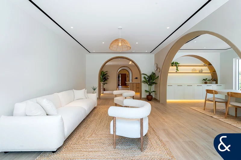 5 Bedrooms | Full Refurb | Generous Plot63919228382081111