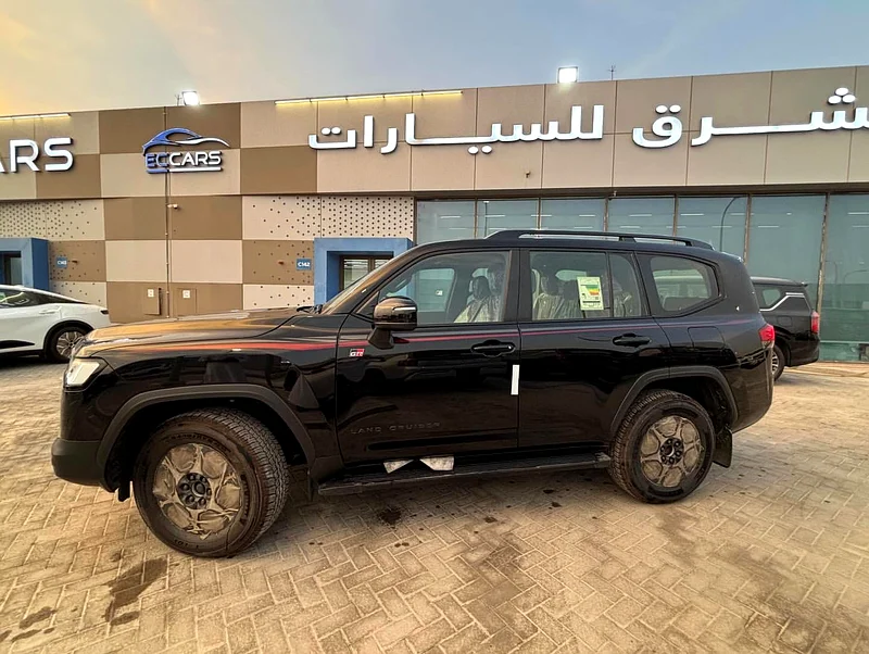 Toyota Land Cruiser GR 3.5 Gulf warranty63401301276290111