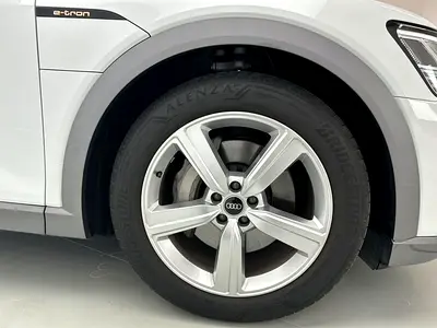2023 AUDI E-TRON — миниатюра 7