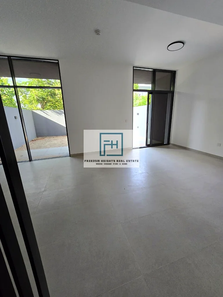 🏡 منزل بمساحة 4 غرف نوم للإيجار في روبينيا63654745909250111