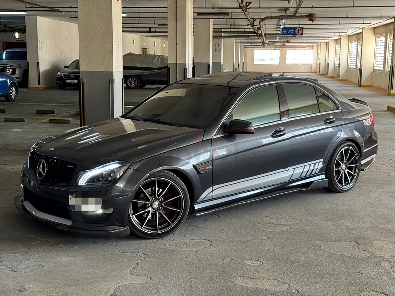 Mercedes Benz C300 Luxury63402411966338112
