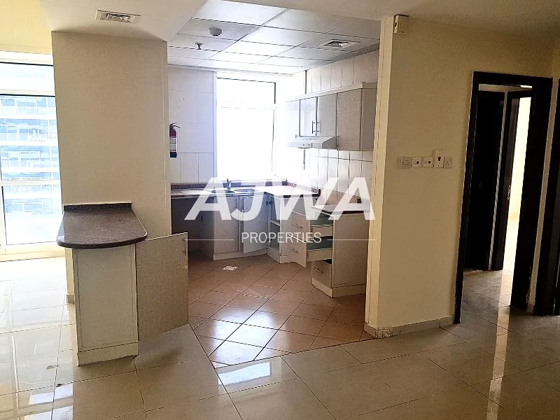 Spacious 2 BHK | Medium Floor | Close DMCC Metro63749830185090111