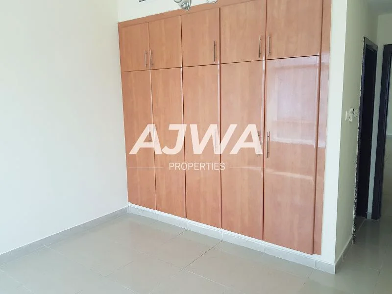 Spacious 2 BHK | Medium Floor | Close DMCC Metro63749830185090114