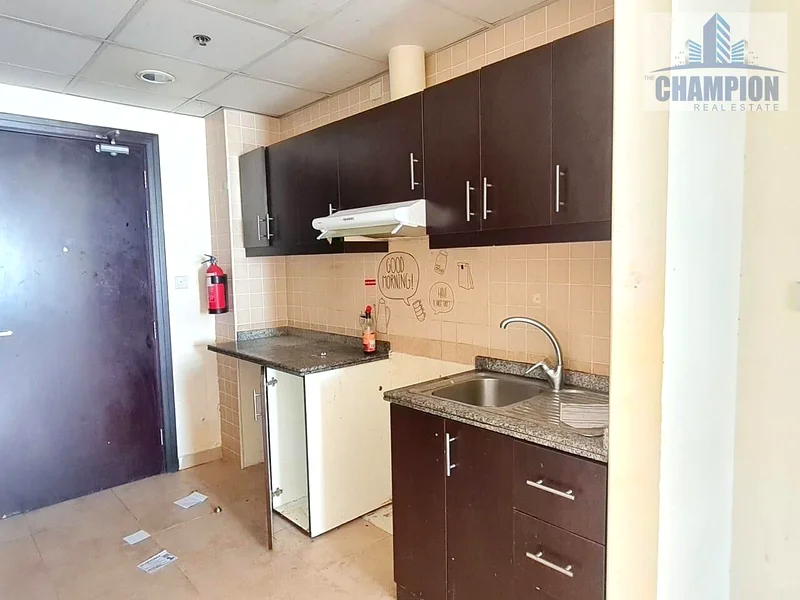 Special Studio for Sale | Free Chiller | Open View63978597972227112