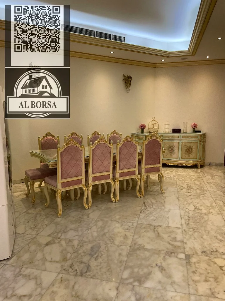 For sale, a two-story villa with a roof in the Al-Raqeeb area. The villa consists of 7 rooms, a living room, and a hall.63865233904387114