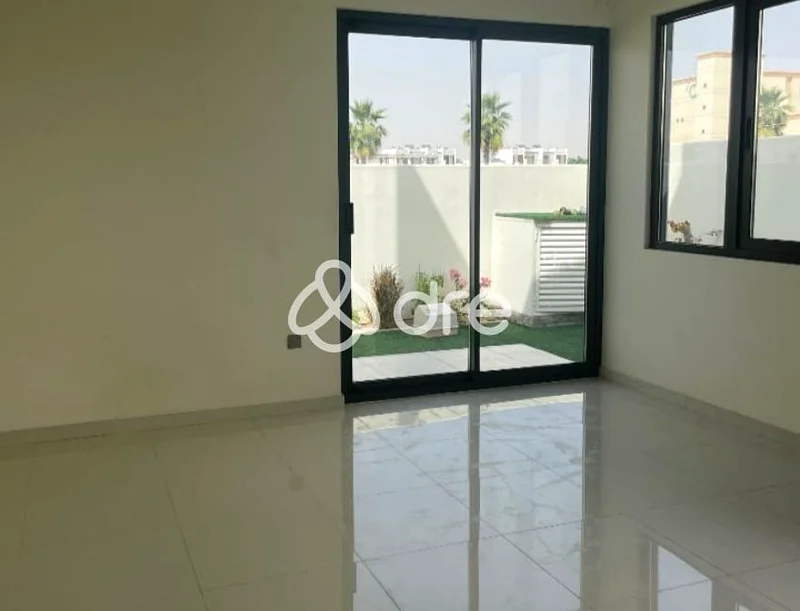 وحدة زاوية | صف واحد | 3 غرف نوم + خادمة | كلاستر أستير 1.85 م64002641732994112