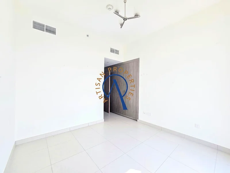 شقة واسعة من غرفتي نوم مع غرفة خادمة | مبرد مجاني لمدة سنة واحدة | اتصل الآن63764982773634113