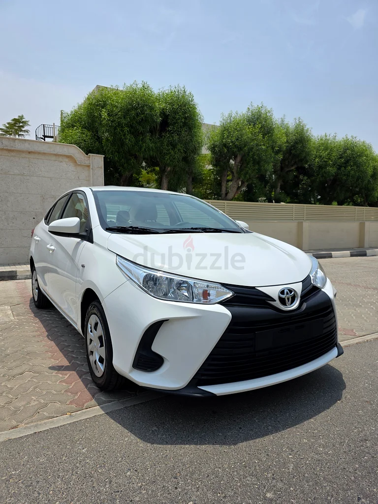 Toyota yaris 1.5 SE 2022 under warranty full service history accident free GCC63488014457090112