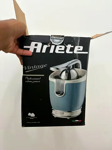 Vintage Ariete Juicer - A Perfect Blend of Style and Functionality!