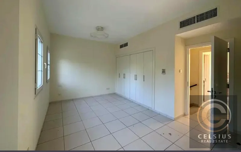 VACANT | SINGLE ROW | Close To Community Swimming Pool63729311294595111