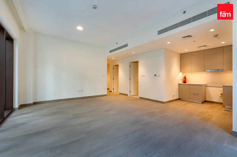 Creek View | Vacant | Modern | Luxurious64024508296194112