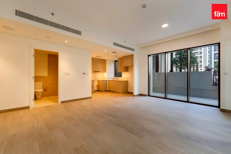 Creek View | Vacant | Modern | Luxurious64024508296194110