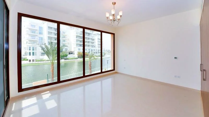 Lake and Skyline View | Lowest Price63918088100738112