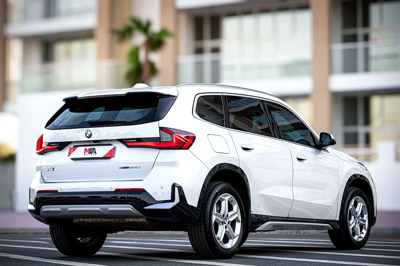 2024 BMW x1 | 8,000 kms63405996075267113