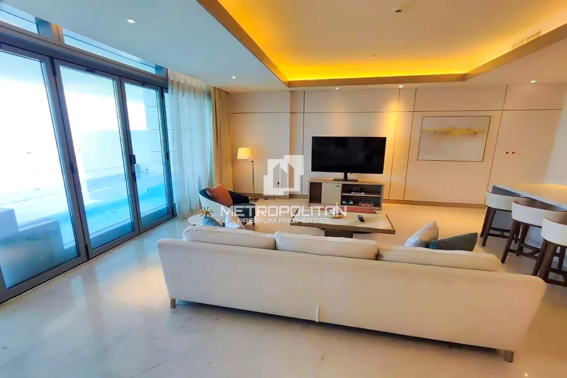 طابق عالي | منظر على عين دبي والنخيل | مؤثث63937505636739113