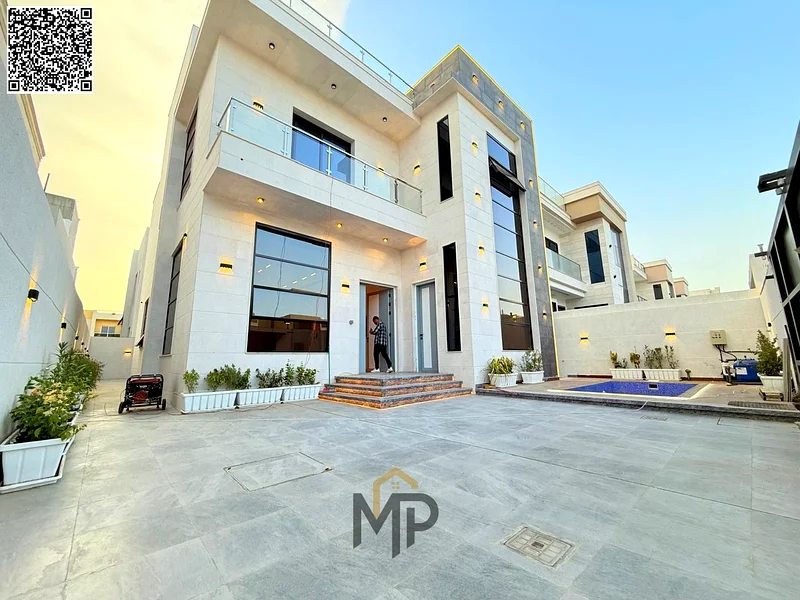 فرصة ذهبية لامتلاك الفيلا التي تحلم بها في الحيلو 2، مباشرة على الشارع الرئيسي، وبسعر جذاب وخاص، متضمنة تكييف الهواء63895812505731112