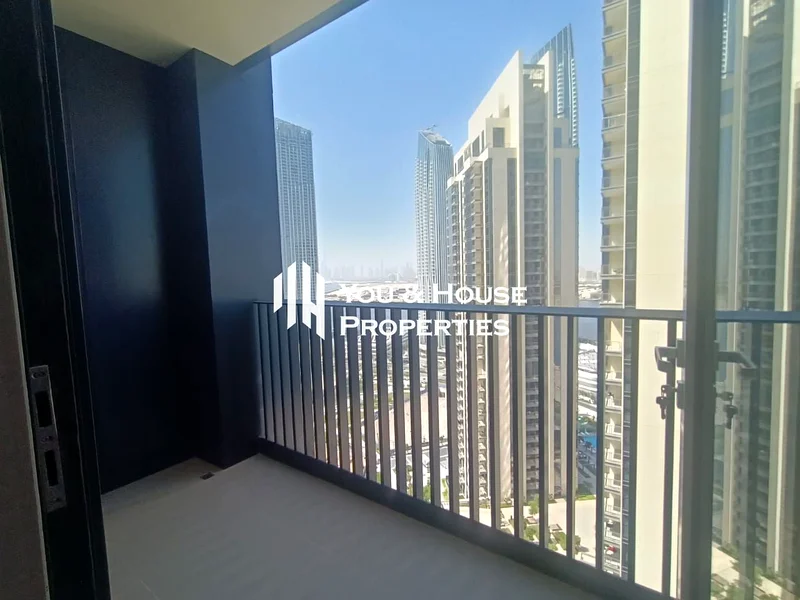 Unique & Modern 3 BR I On Top Floor I With Amazing Creek View63760618236803112