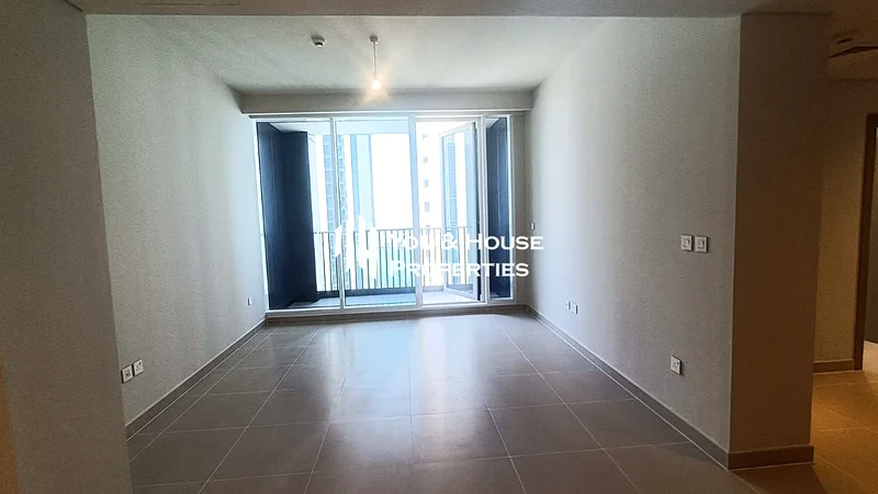 Unique & Modern 3 BR I On Top Floor I With Amazing Creek View63760618236803111