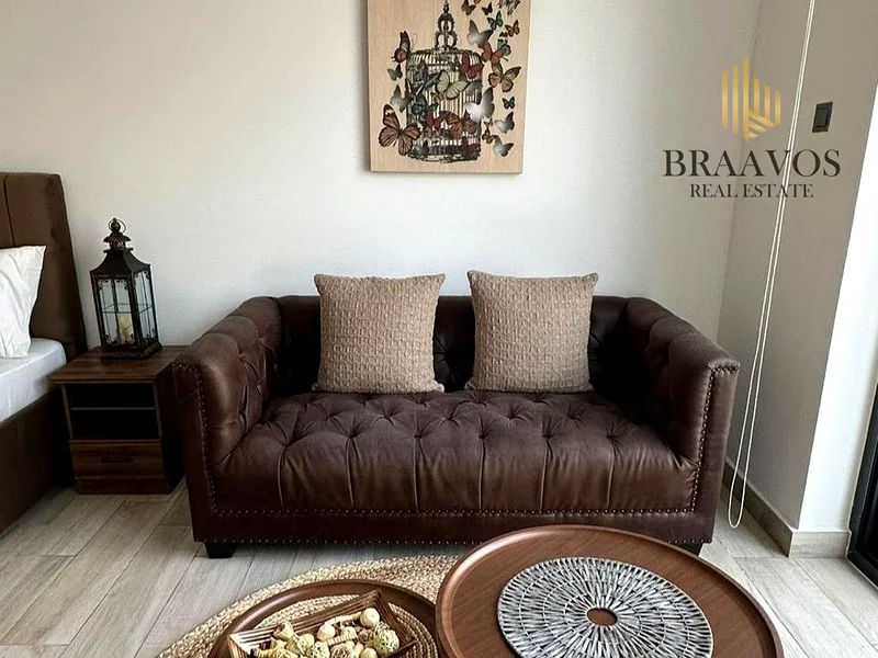 BRIGHT UNIT | SPACIOUS | MODERN QUALITY BUILDING63778556619138114