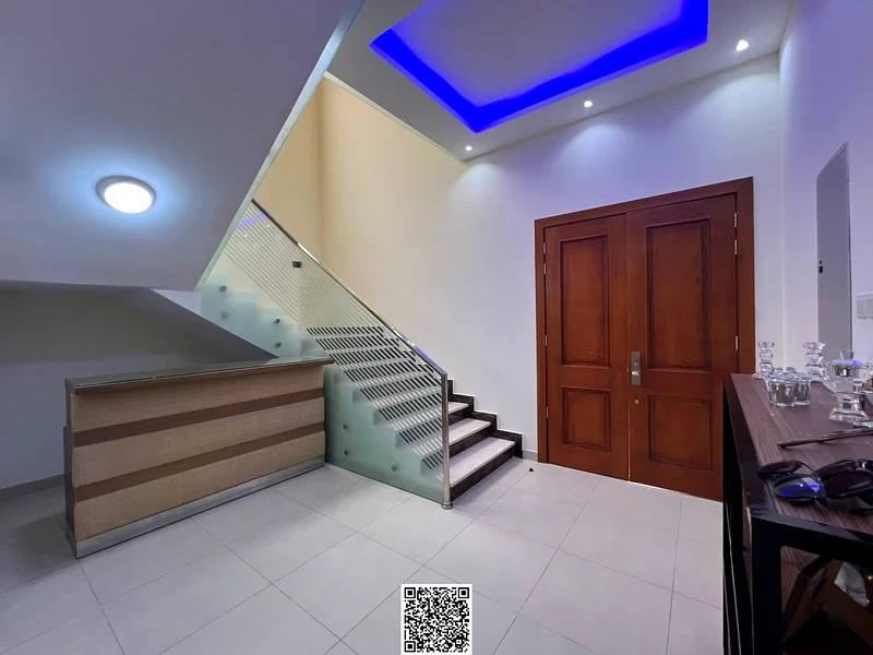 Luxury 5 bedroom villa in Al Tallah 1, Ajman - fully furnished, electricity, water and air conditioning included. Prime location near services. Freeho63865131625857113