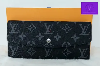 Stylish Louis Vuitton Wallet for Sale