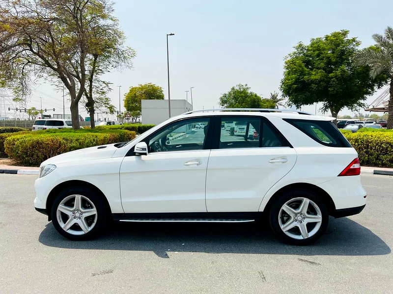MERCEDES BENZ ML350 FULL OPTION GCC SPECS FULL OPTION SINGLE OWNER  SERVICE HISTORY AVAILABLE63403707704195113