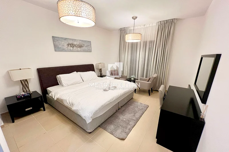 Fully Upgraded I Beach Access | Upgraded63937052164994111