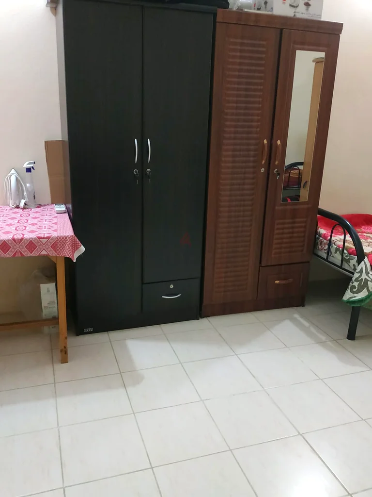 مساحة سرير متوفرة لشخص أعزب من الملايينيين63485853116035112