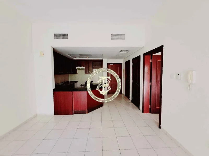 صفقة للمستثمر | مع شرفة | بالقرب من المترو63935661221890114