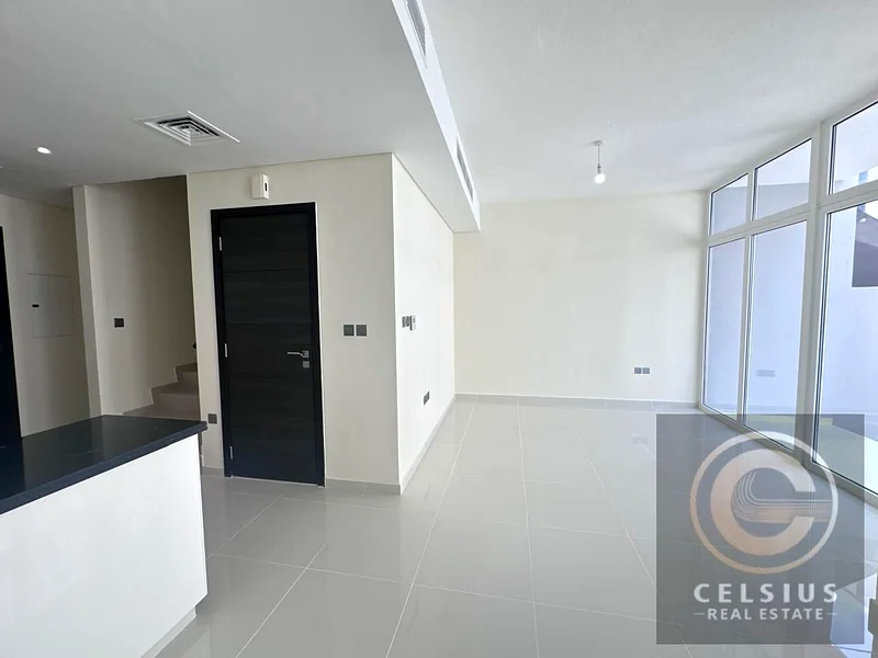 VACANT | SINGLE ROW | MIDDLE UNIT63741341763843114