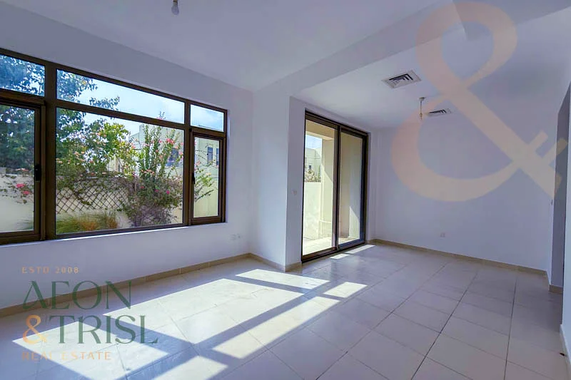 Type J | With Study | Well kept |Vacant63918088152834110