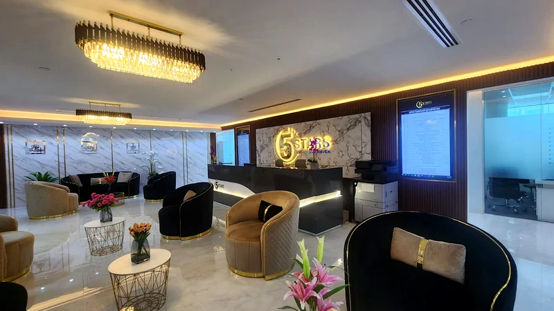 مكتب مجهز بالكامل وخدمات متميزة للإيجار في البرشا 1 - مرافق شاملة بالكامل63617754429571114
