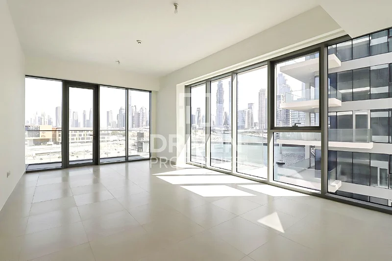 Canal and Downtown Views | Corner and Bright Unit63949651648642113