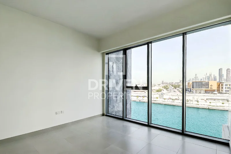 Canal and Downtown Views | Corner and Bright Unit63949651648642111