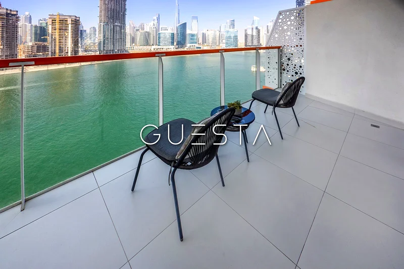Stunning views|Prime Location| All Bills incl63836087106562112