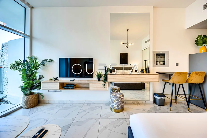 Stunning views|Prime Location| All Bills incl63836087106562114