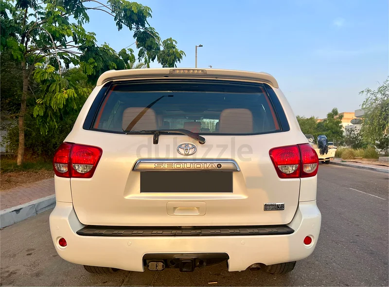 تويوتا سكويا 4X4  /. VXR
موديل 2017 فل اوبشن 
بلاتينيوم اعلى فئة بالمواصفات63484220437506114