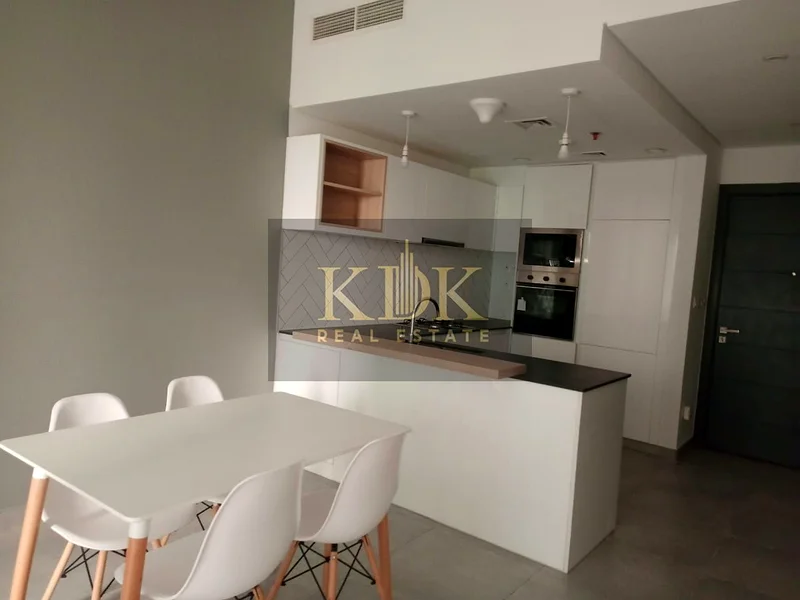 شقة بغرفة نوم واحدة مفروشة بالكامل | مع أفضل وسائل الراحة | إطلالة على الطريق63782418755330114