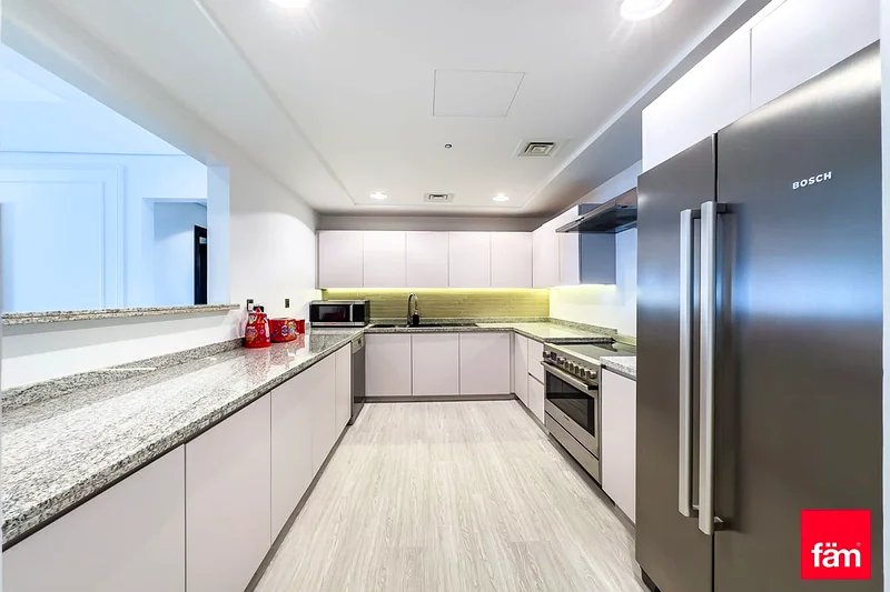 Upgraded | Fully Furnished | Sea View64007911581827114