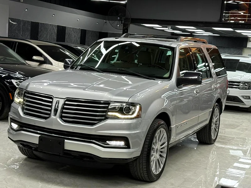 AED 1422/M | Lincoln Navigator L | 1 Owner | Agency Service History | Original Paint | GCC Spec63491341134210113